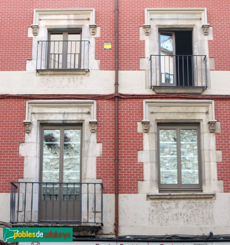 Girona - Casa Miguel Gómez. Façana Pujada de Sant Feliu