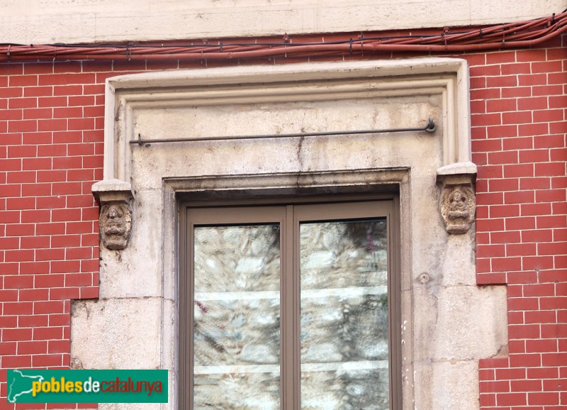 Girona - Casa Miguel Gómez. Façana Pujada de Sant Feliu