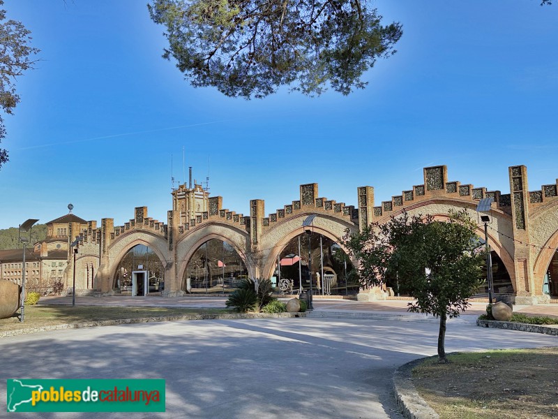 Sant Sadurní d´Anoia - Caves Codorníu. Porxo de Premses