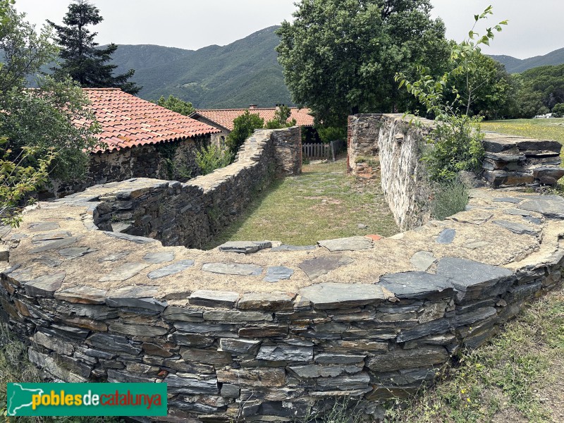 Montseny - Restes de l'ermita de Santa Anastàsia