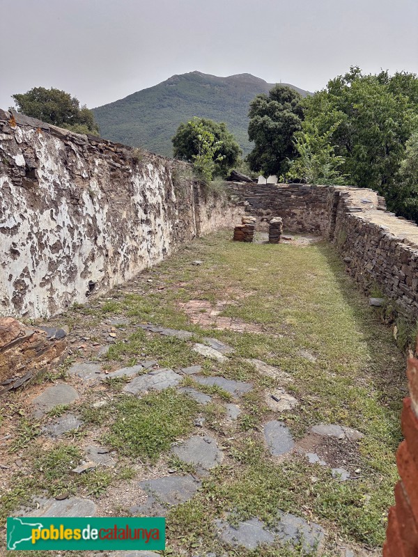 Montseny - Restes de l'ermita de Santa Anastàsia