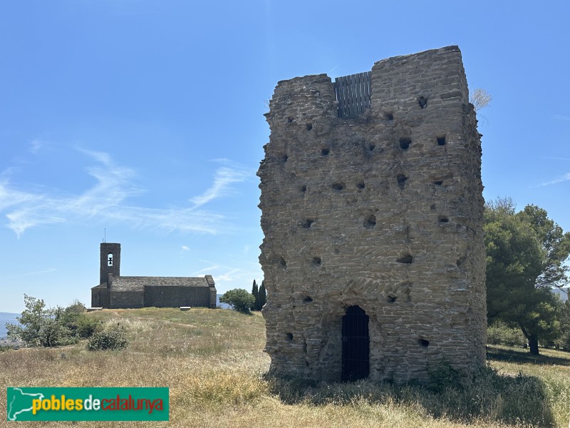 Tona - Castell de Tona amb l'església al darrera