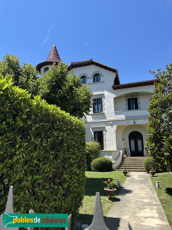 Tona - Casa Joan Llussà (Torre Rosales)