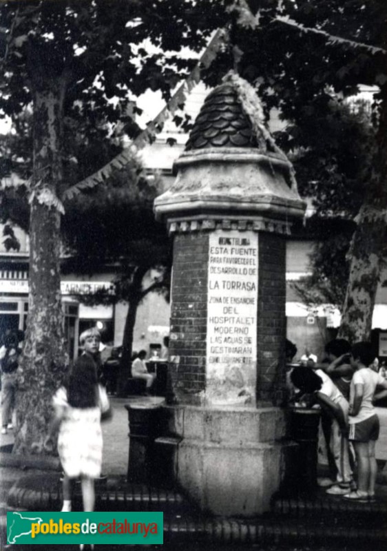 L'Hospitalet de Llobregat - Font de la plaça Espanyola. Fotografia antiga