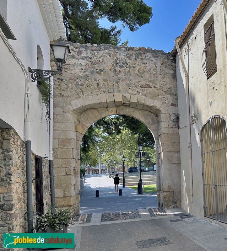 Cambrils - Muralla. Portal del carrer Major