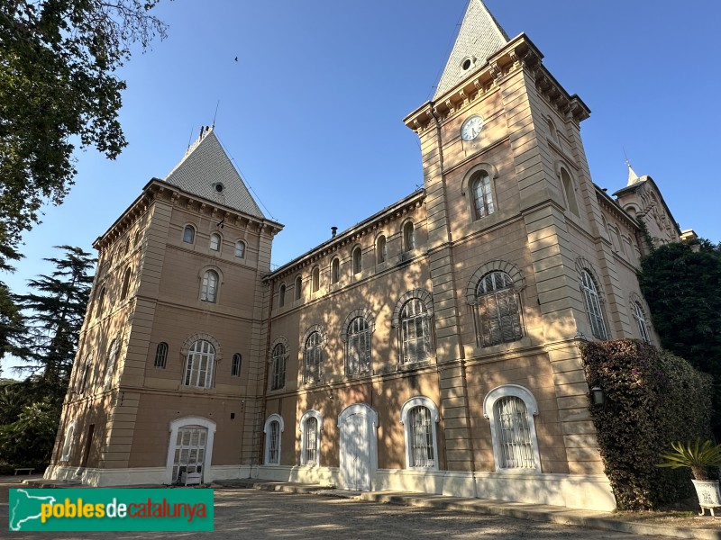 Cambrils - Parc Samà. Casa-palau. Façana lateral