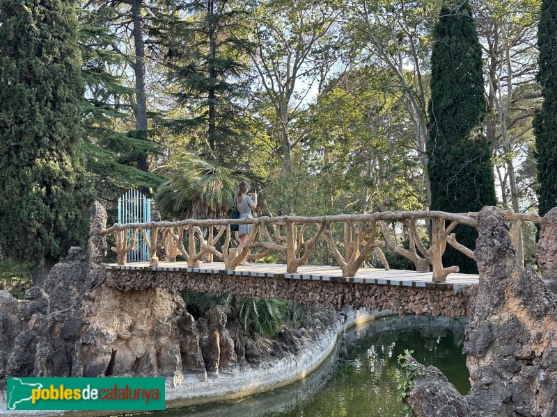 Cambrils - Parc Samà. Pont sobre el canal