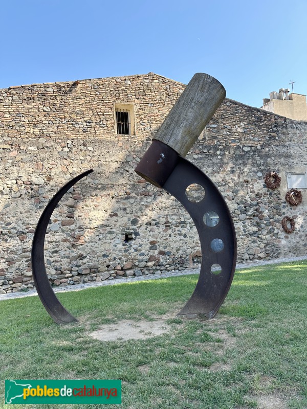 Cambrils - Escultura <i>Estela Falç</i>