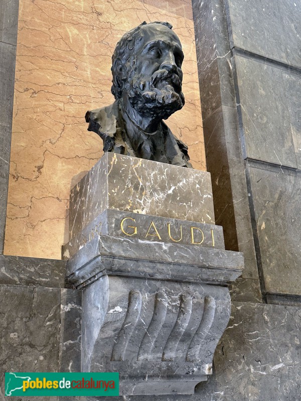 Reus - Ajuntament . Bust de Gaudí (Joan Matamala)