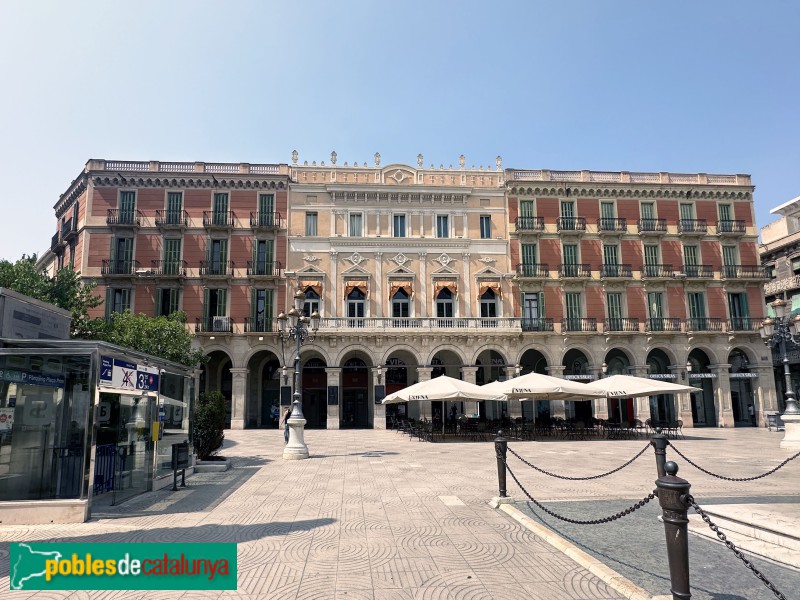 Reus - Teatre Fortuny i cases Suqué i Beringola