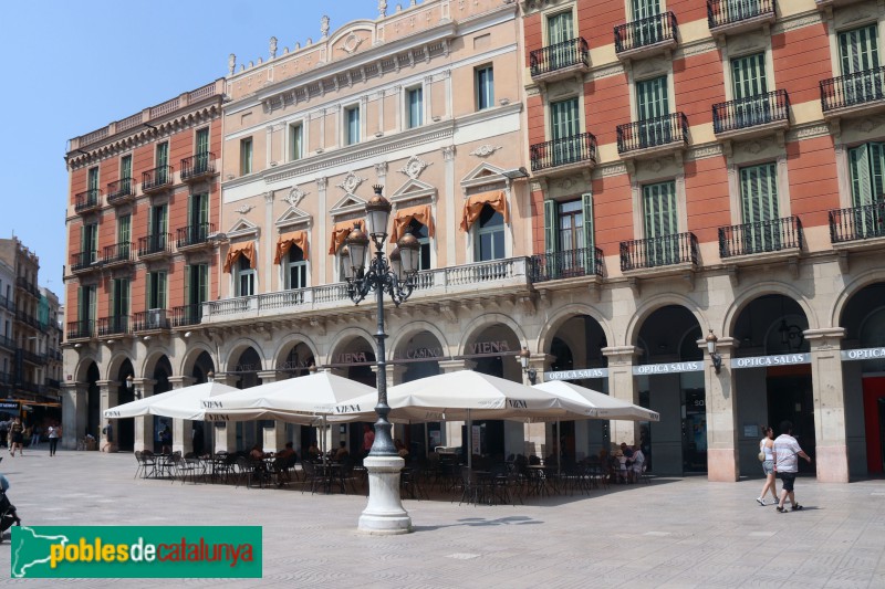 Reus - Teatre Fortuny i cases Suqué i Beringola