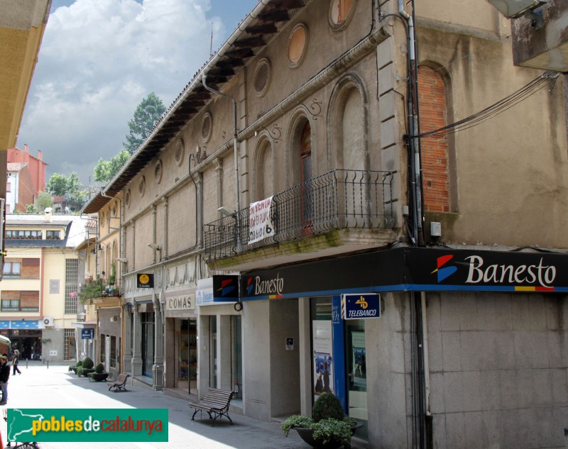 Sant Hilari Sacalm - Antic cinema Tívoli (Foto: Albert Esteves, 2011) Sant Hilari Sacalm - Antic cinema Tívoli