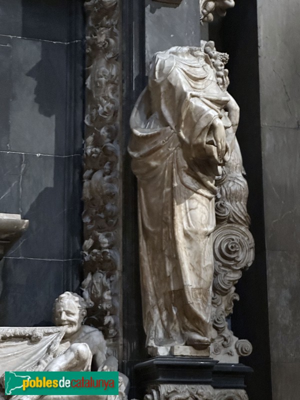 Reus - Església de Sant Pere. Capella del Santíssim. Sepulcre dels marquesos de Tamarit