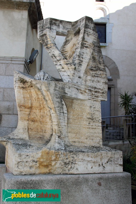 Santa Coloma de Farners - Monument a Salvador Espriu (Foto: Albert Esteves, 2011) Santa Coloma de Farners - Monument a Salvador Espriu