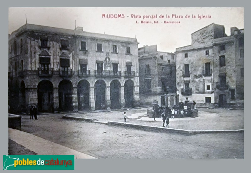 Riudoms - Porxos de la Plaça. Postal antiga