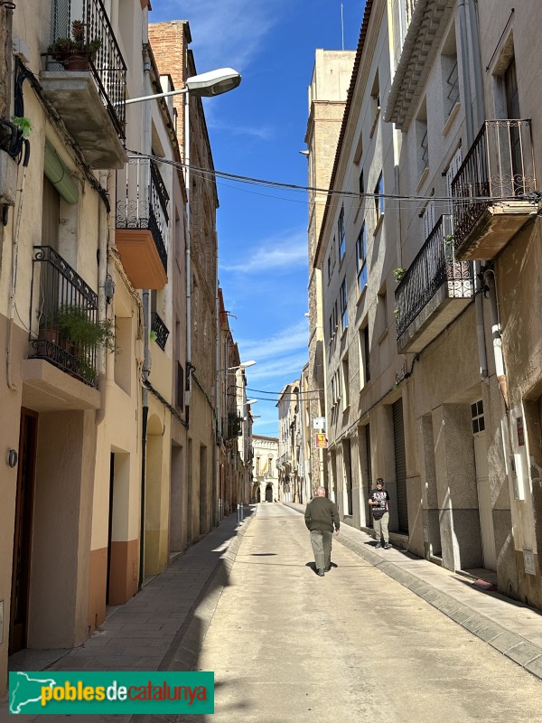 Montbrió del Camp - Nucli antic. Carrer Major