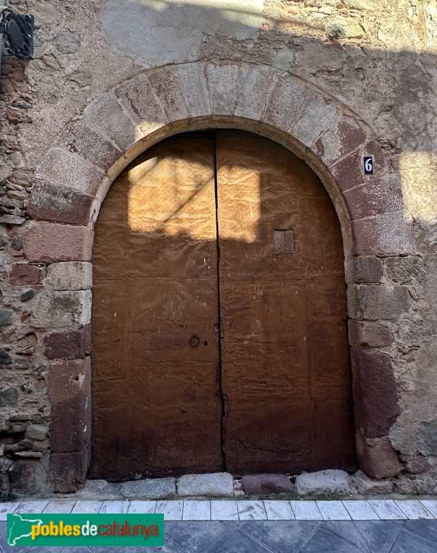 Montbrió del Camp - Nucli antic. Portal de 1660