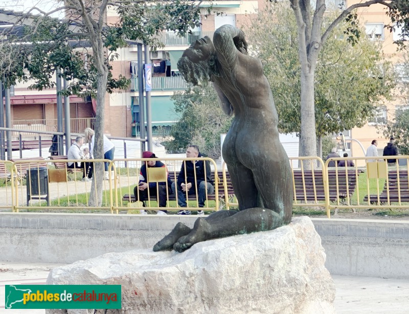 Sant Boi de Llobregat - Escultura </i>Deessa de l'Aigua</i>