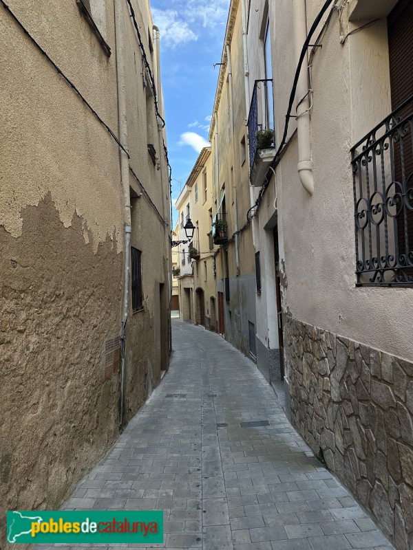 Un carrer de Castellvell del Camp