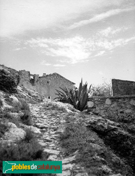 Castellvell del Camp - Camí de l'ermita de Santa Anna (Foto: <i>Antoni Maymó -Arxiu Fotogràfic Centre Excursionista de Catalunya-</i>, 1945-65) Castellvell del Camp - Camí de l'ermita de Santa Anna