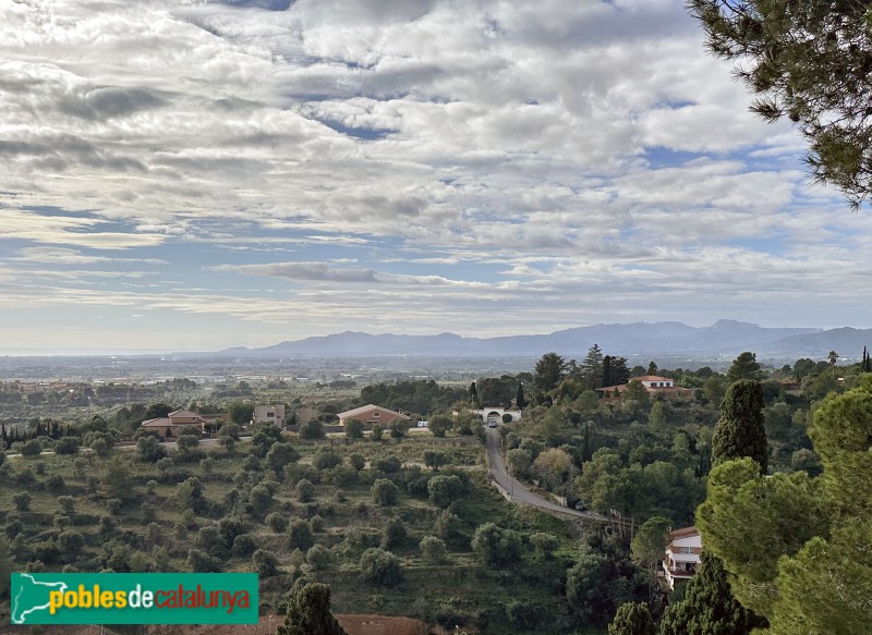 Castellvell del Camp - Panoràmica des de l'ermita de Santa Anna. Panoràmica (Foto: Albert Esteves, 2024) Castellvell del Camp - Panoràmica des de l'ermita de Santa Anna. Panoràmica