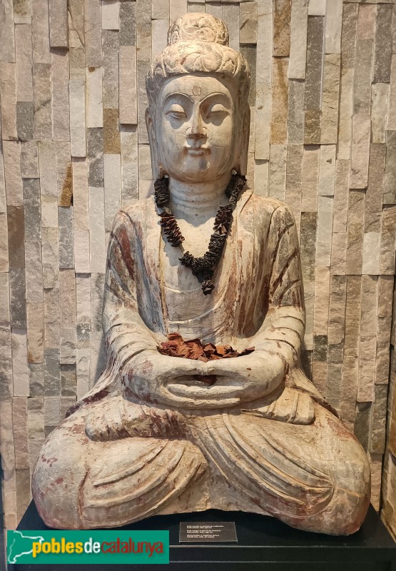 Col·lecció Jordi Clos - Buda en meditació. Pedra pintada. India. Segle XVI (Foto: Anna Corcoll, 2024) Col·lecció Jordi Clos - Buda en meditació. Pedra pintada. India. Segle XVI