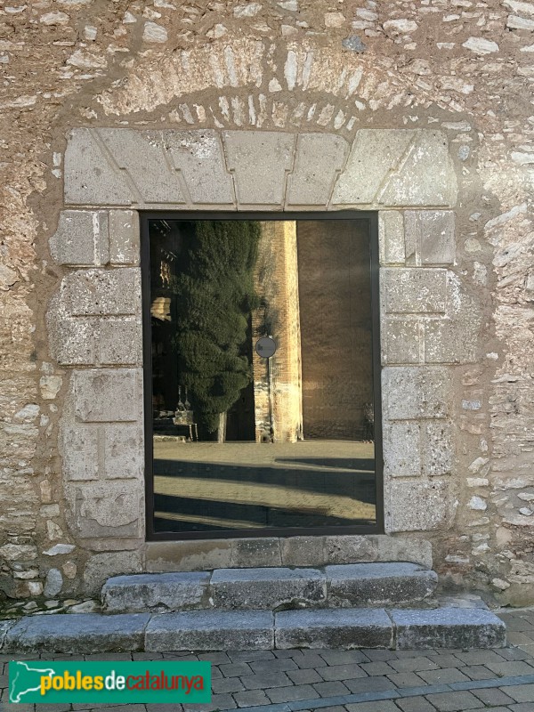 Sant Pere de Ribes - Castell de Ribes. Porta de la casa