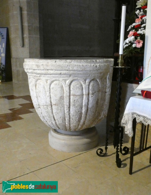 Sant Pere de Ribes - Església nova. Pica baptismal