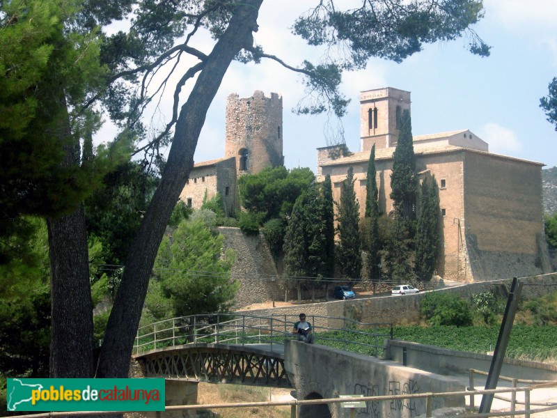 Sant Pere de Ribes - Castell i església vella, amb el pont de la Palanca en primer terme