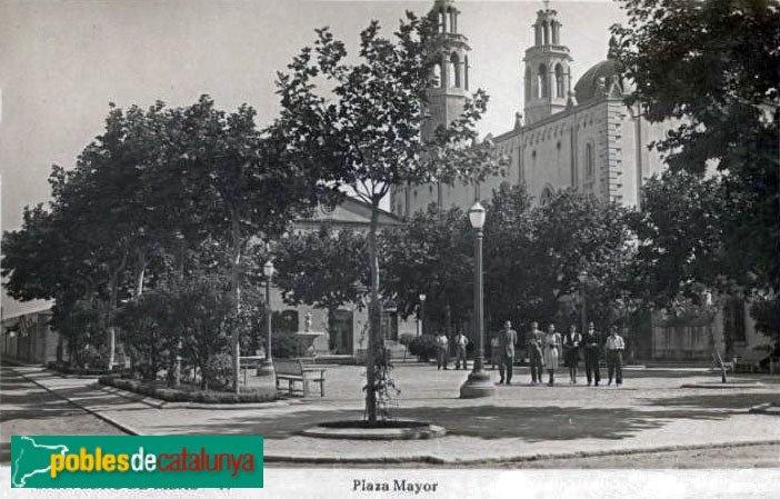 Sant Pere de Ribes - Plaça Marcer, amb la font al fons. Postal antiga