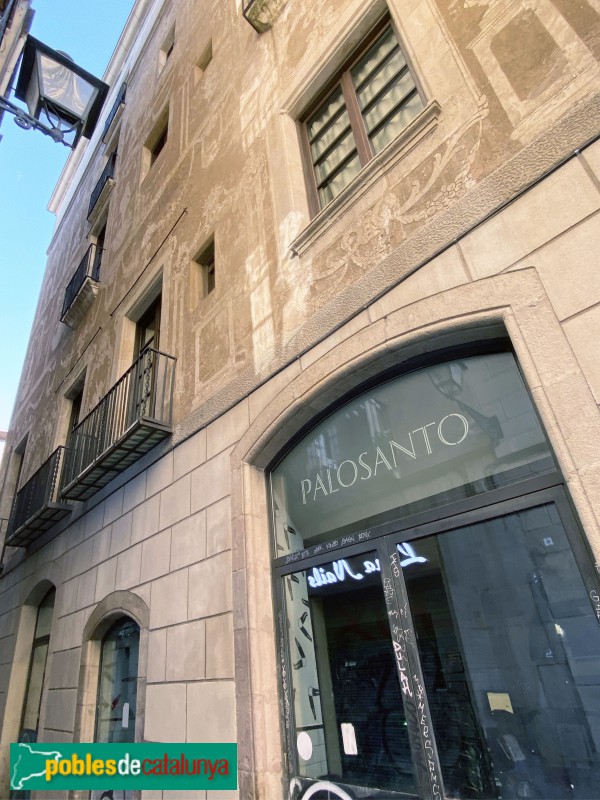 Barcelona - Avinyó, 30. Façana carrer Arai