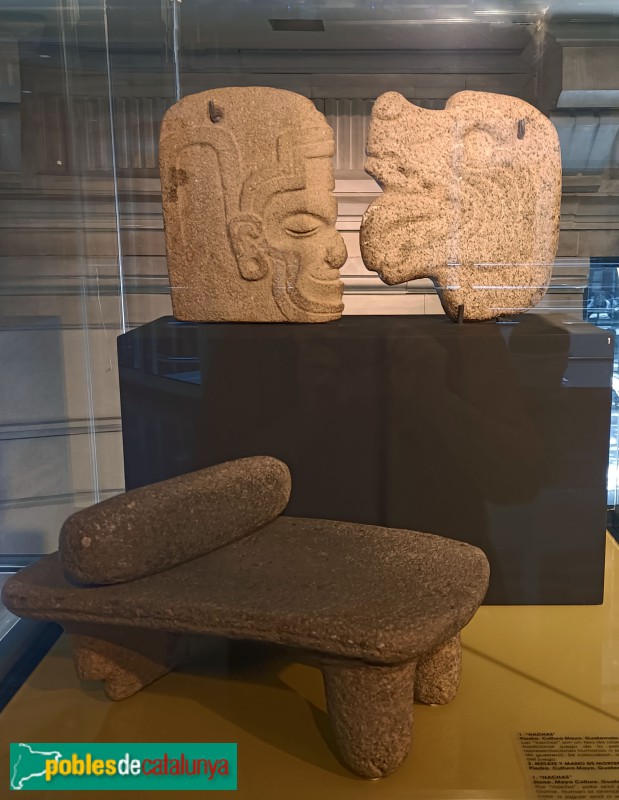 Objectes de pedra associats al joc de la pilota. Guatemala (700 - 900 dC) (Foto: Anna Corcoll, 2024) Objectes de pedra associats al joc de la pilota. Guatemala (700 - 900 dC)