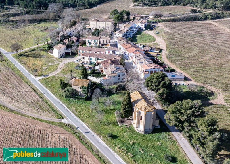 El Montmell - Nucli d'Aiguaviva amb l'església en primer terme