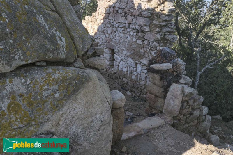 Llagostera - Castell de Montagut (Foto: <i>Agents rurals -invarquit.cultura.gencat.cat-</i>, 2022) Llagostera - Castell de Montagut