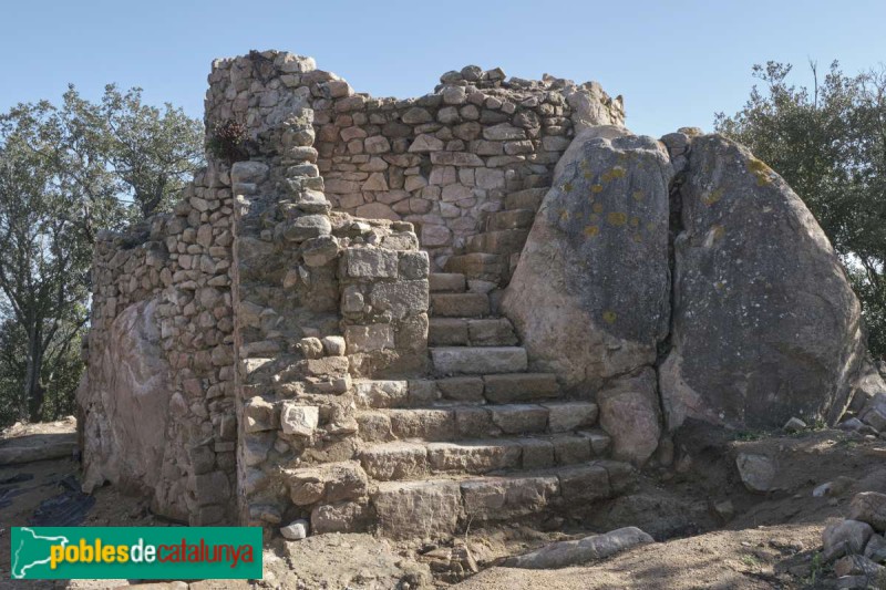 Llagostera - Castell de Montagut (Foto: <i>Agents rurals -invarquit.cultura.gencat.cat-</i>, 2022) Llagostera - Castell de Montagut
