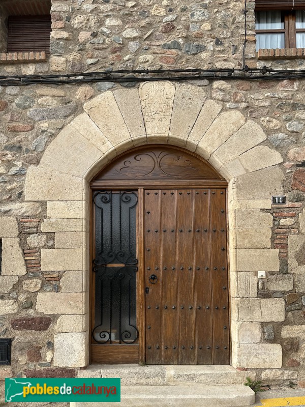 Alforja - Portal 1747 (Foto: Albert Esteves, 2025) Alforja - Portal 1747