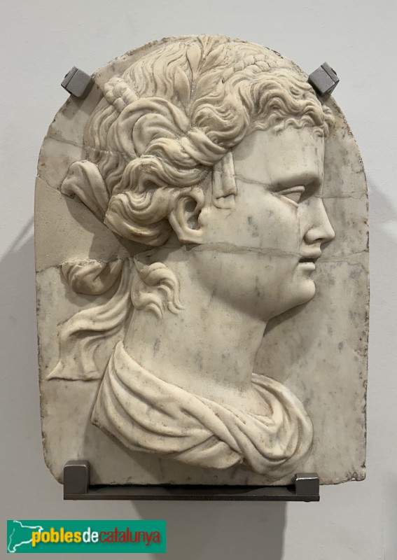 Museu del Renaixement - Relleu en marbre de Faustina Minor, 1528-33, provinent de la casa Miquel Mai (Foto: Albert Esteves, 2025) Museu del Renaixement - Relleu en marbre de Faustina Minor, 1528-33, provinent de la casa Miquel Mai