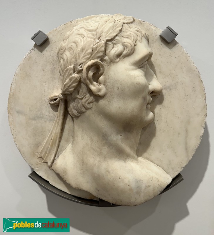 Museu del Renaixement - Relleu en marbre de Trajà, 1528-33, provinent de la casa Miquel Mai (Foto: Albert Esteves, 2025) Museu del Renaixement - Relleu en marbre de Trajà, 1528-33, provinent de la casa Miquel Mai