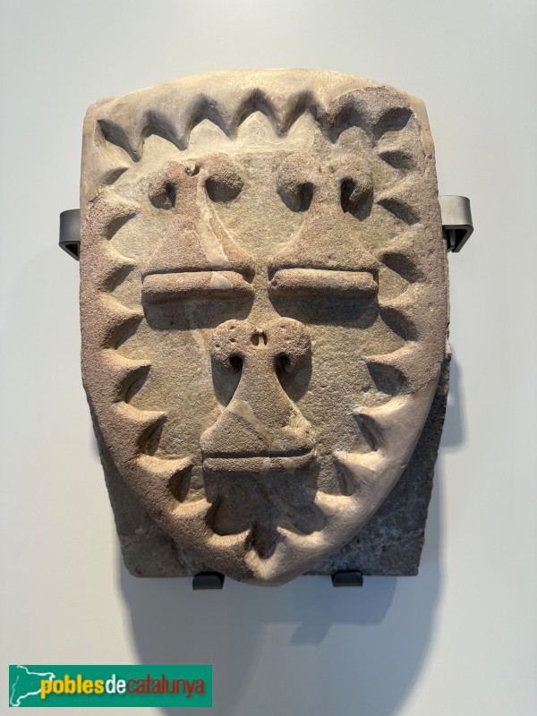 Molins de Rei - Palau dels Requesens.Escut dels Requesens, s. XV-XVI (Foto: Albert Esteves, 2025) Molins de Rei - Palau dels Requesens.Escut dels Requesens, s. XV-XVI