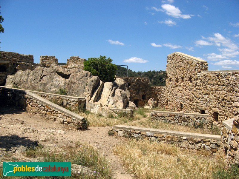 Cabrera de Mar - Castell de Burriac (Foto: Albert Esteves, 2007) Cabrera de Mar - Castell de Burriac