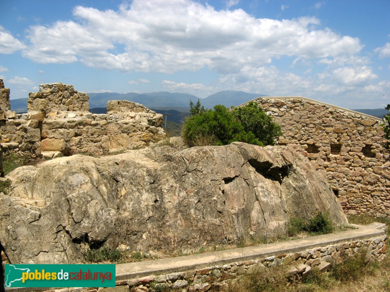 Cabrera de Mar - Castell de Burriac (Foto: Albert Esteves, 2007) Cabrera de Mar - Castell de Burriac