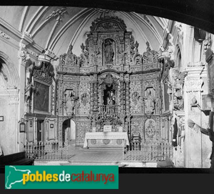 Palafrugell - Església de Sant Sebastià de la Guarda. Retaule cremat (Foto: Marcel·lí Gausachs, -Arxiu fotogràfic C.E.C.-, 1915-30) Palafrugell - Església de Sant Sebastià de la Guarda. Retaule cremat