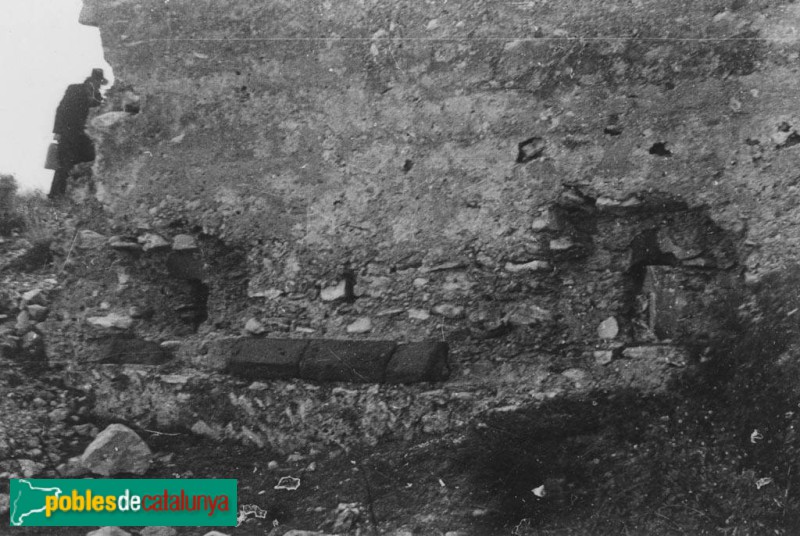 Mont-roig del Camp - Restes de la fortalesa de Miramar (Foto: <i>Antoni Gallardo -Arxiu Fotogràfic Centre Excursionista de Catalunya-</i>, 1936) Mont-roig del Camp - Restes de la fortalesa de Miramar