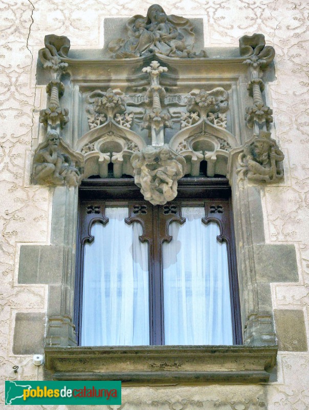 Mataró - Casa Coll i Regàs. Escultura (Foto: Albert Esteves, 2007) Mataró - Casa Coll i Regàs. Escultura