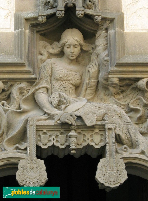 Mataró - Casa Coll i Regàs. Escultura (Foto: Albert Esteves, 2007) Mataró - Casa Coll i Regàs. Escultura