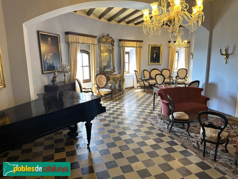 Monestir d'Escornalbou. Mansió d'Eduard Toda. Sala de música (Foto: Albert Esteves, 2025) Monestir d'Escornalbou. Mansió d'Eduard Toda. Sala de música