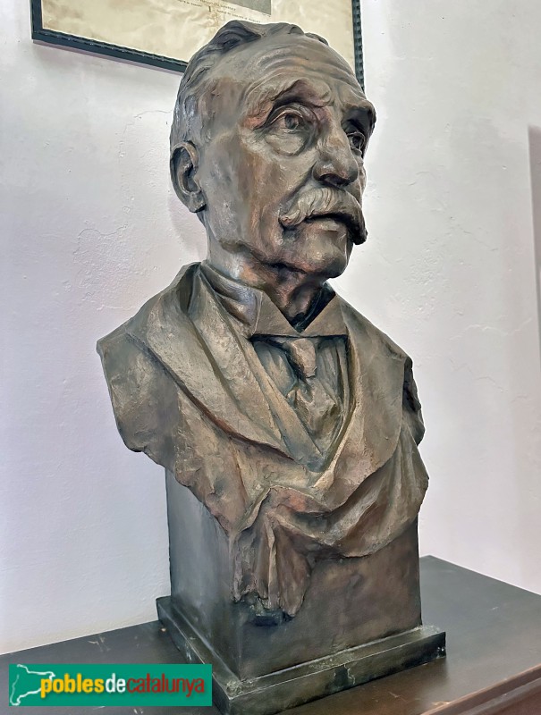 Monestir d'Escornalbou. Bust d'Eduard Toda, de Modest Gené (Foto: Albert Esteves, 2025) Monestir d'Escornalbou. Bust d'Eduard Toda, de Modest Gené
