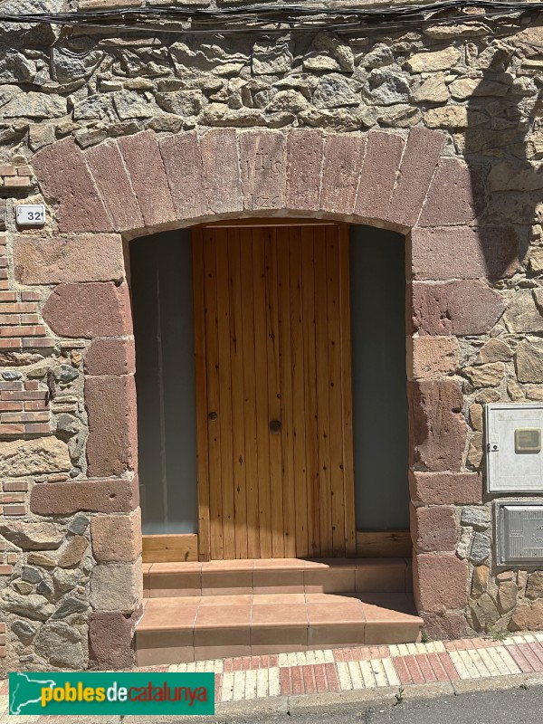 Riudecanyes - Portal 1626 (Foto: Albert Esteves, 2025) Riudecanyes - Portal 1626