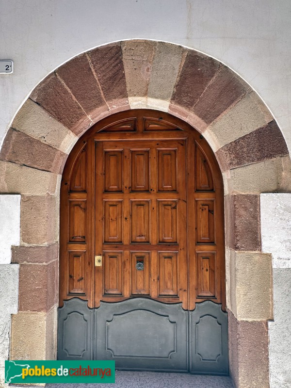 Riudecanyes - Portal 1718 (Foto: Albert Esteves, 2025) Riudecanyes - Portal 1718