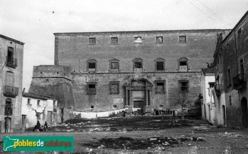 Torredembarra - Castell (Foto: <i>Antoni Gallardo -Arxiu Fotogràfic Centre Excursionista de Catalunya-</i>, 1936) Torredembarra - Castell